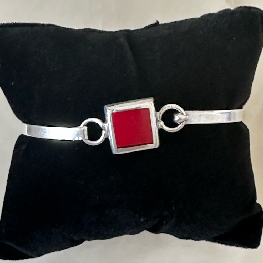 Red Jasper Sterling Silver Bangle Bracelet - Picture 3 of 8
